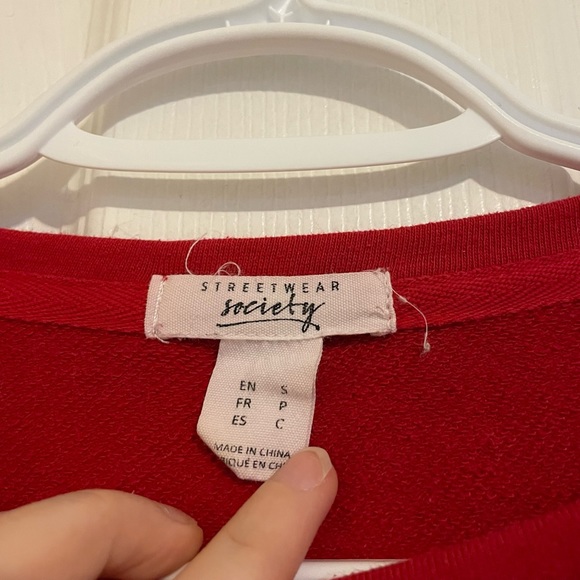 Red balloon-sleeved sweater - Picture 3 of 3